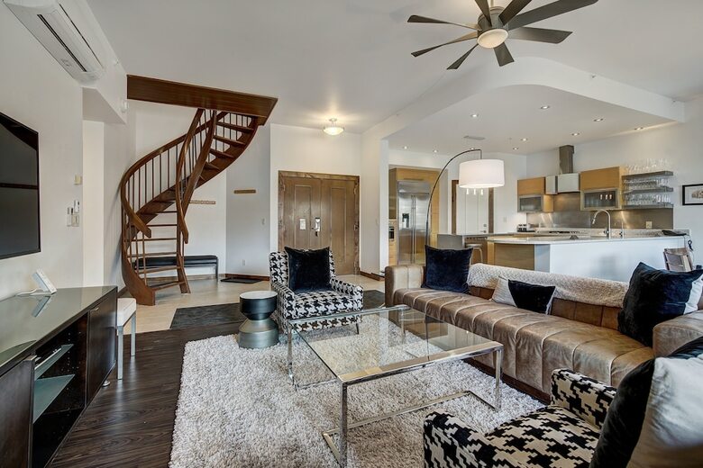 Hotel Osprey 303