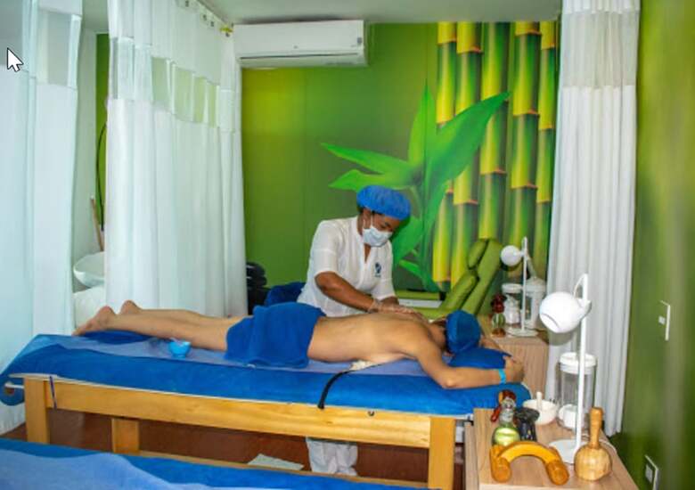 Hotel Poblado Cove�as