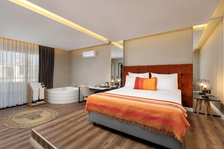 Azuu Hotel