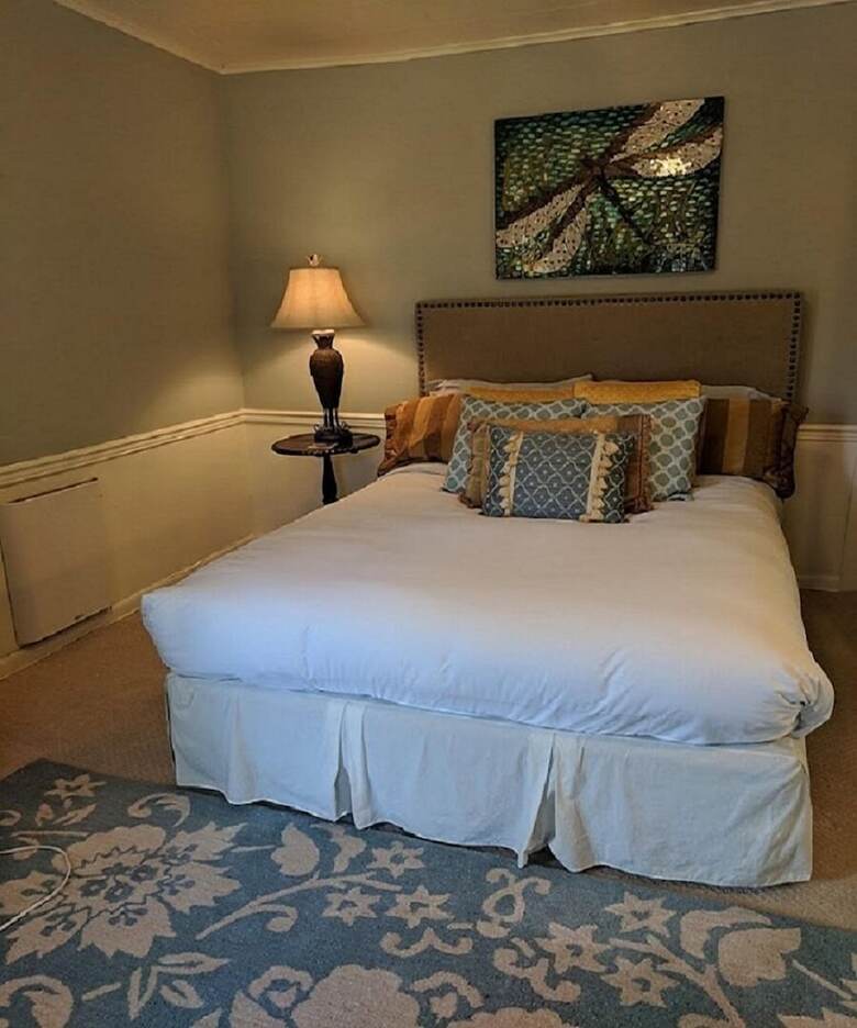 Bed & Breakfast Meadowood Inn