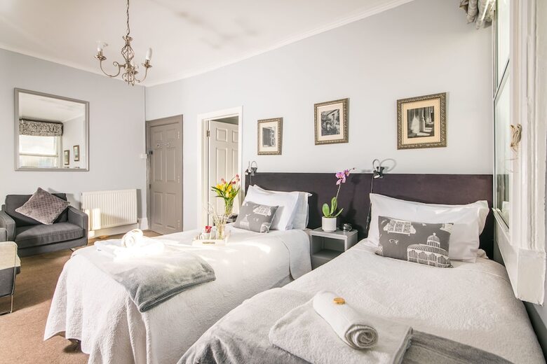 The Henry Guest House