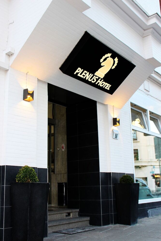 Plenus Hotel