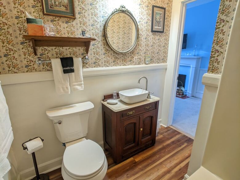 Benjamin Ellis House Bed & Breakfast