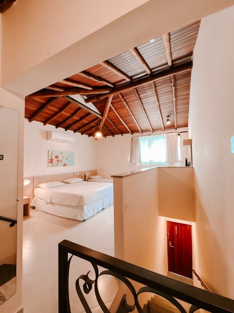 Abric� Beach Hotel