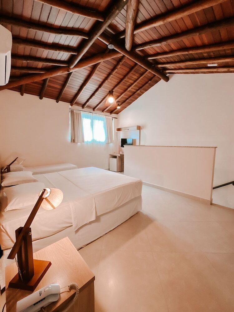 Abric� Beach Hotel