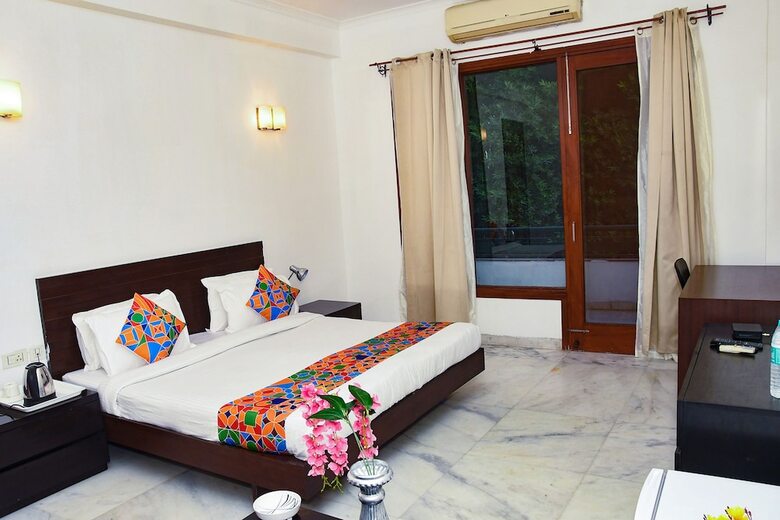 Fabhotel Premium- 10min Walk From Millennium City Centre Gurugram Gurgaon