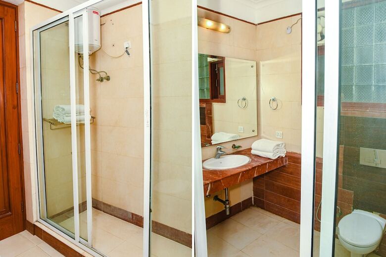 Fabhotel Premium- 10min Walk From Millennium City Centre Gurugram Gurgaon