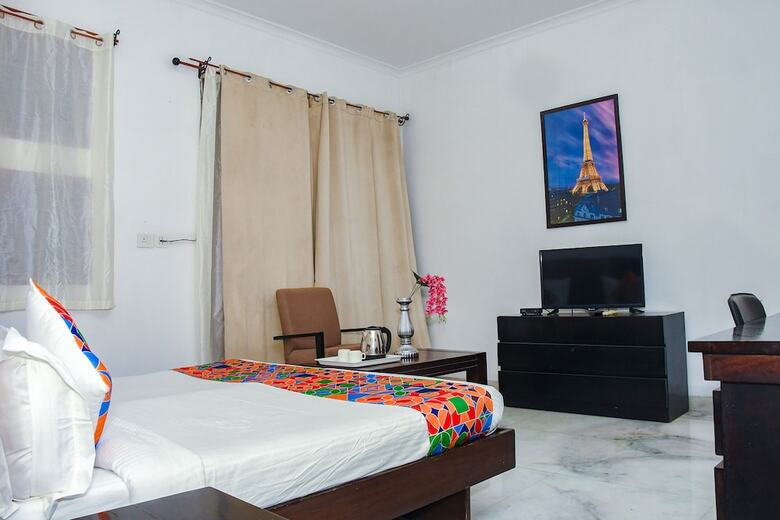 Fabhotel Premium- 10min Walk From Millennium City Centre Gurugram Gurgaon