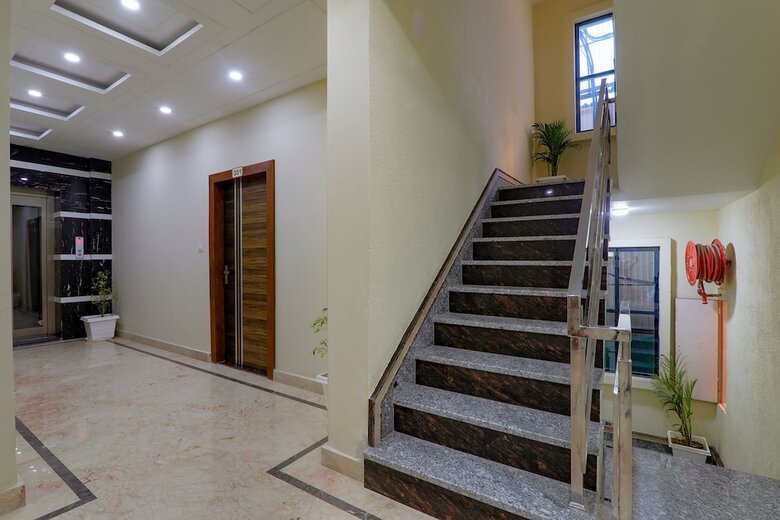 Fabhotel Super 3 Premium - 800m From Kashi Vishwanath Temple