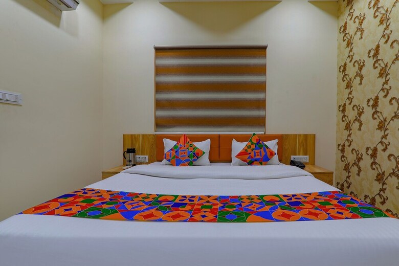 Fabhotel Super 3 Premium - 800m From Kashi Vishwanath Temple