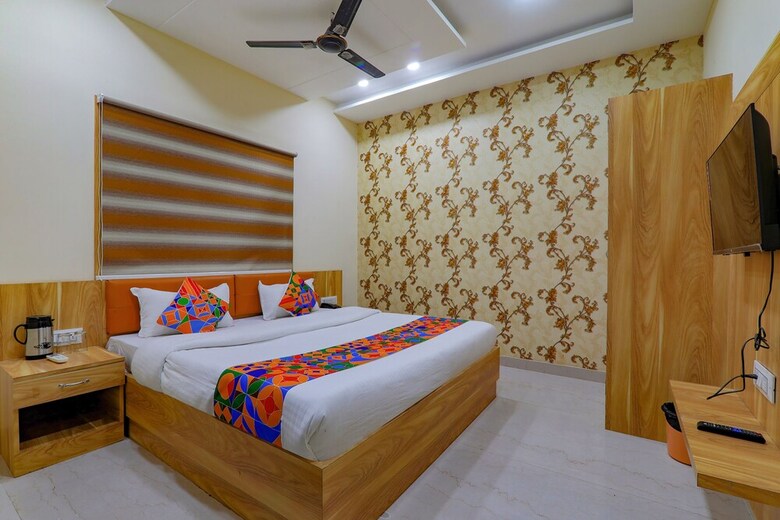 Fabhotel Super 3 Premium - 800m From Kashi Vishwanath Temple