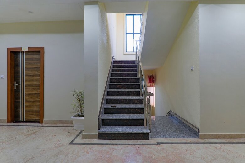 Fabhotel Super 3 Premium - 800m From Kashi Vishwanath Temple