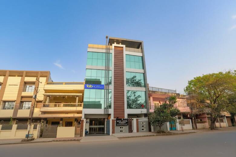 Fabhotel Super 3 Premium - 800m From Kashi Vishwanath Temple