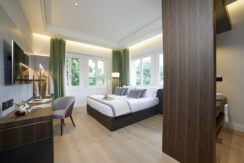 Bed & Breakfast Messori Suites