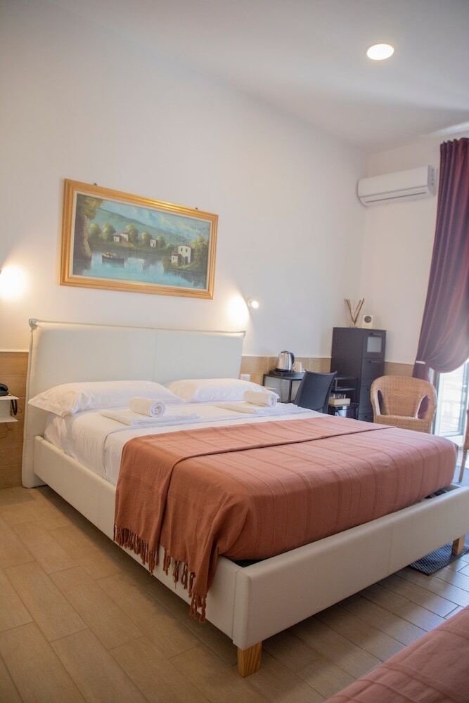 H22 Hotel