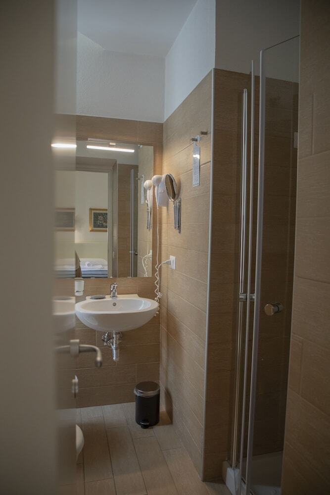 H22 Hotel