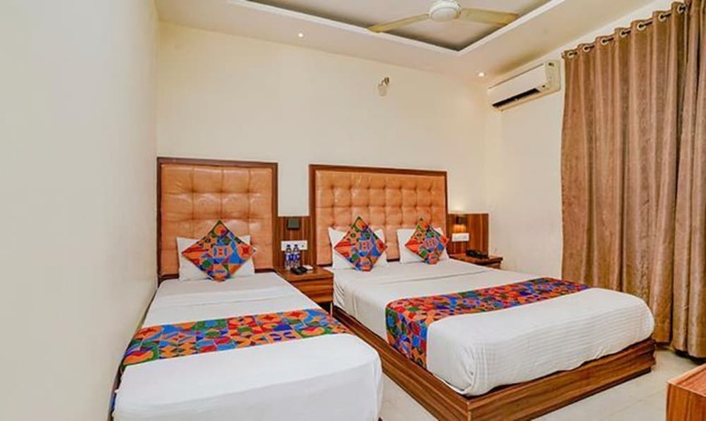 Hotel Fabexpress Emerald Inn