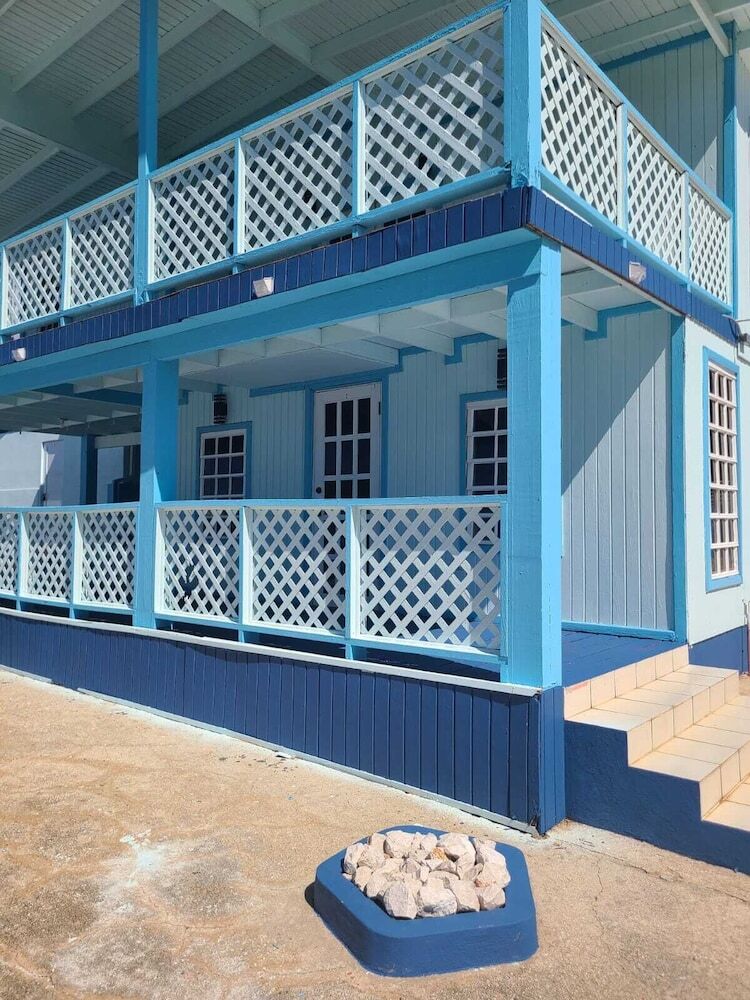 Villa Mavs Combate Beach Club