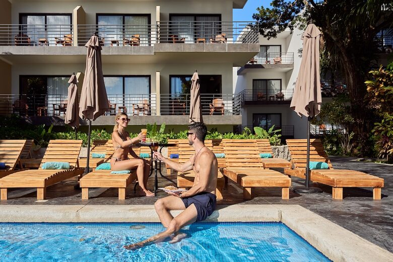 Cristalino Lagoon Front Hotel Restaurant & Spa