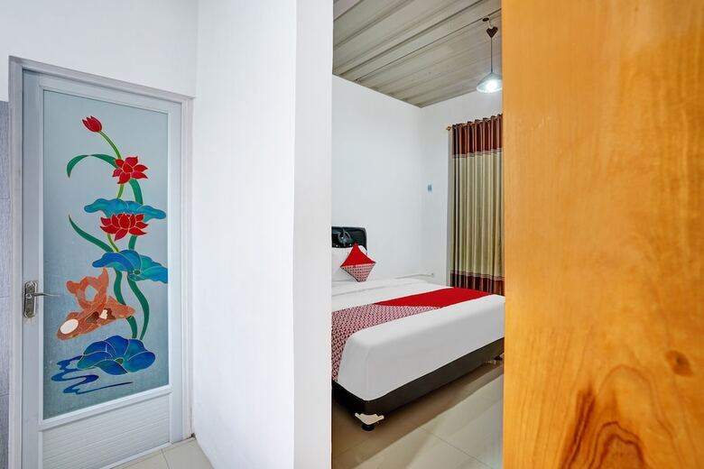 Oyo Life 90678 Omah Kulo Guest House