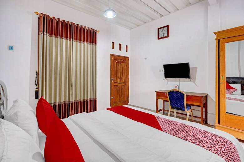 Oyo Life 90678 Omah Kulo Guest House