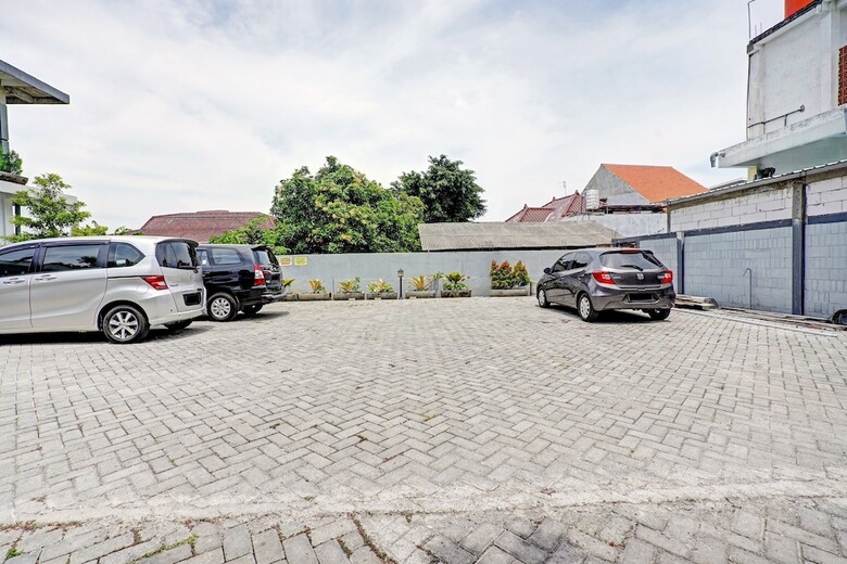 Oyo Life 90678 Omah Kulo Guest House