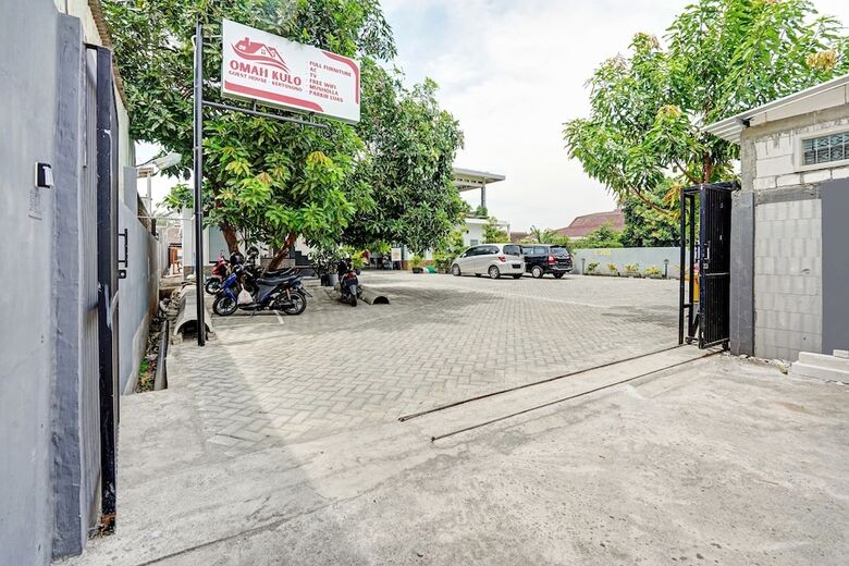 Oyo Life 90678 Omah Kulo Guest House