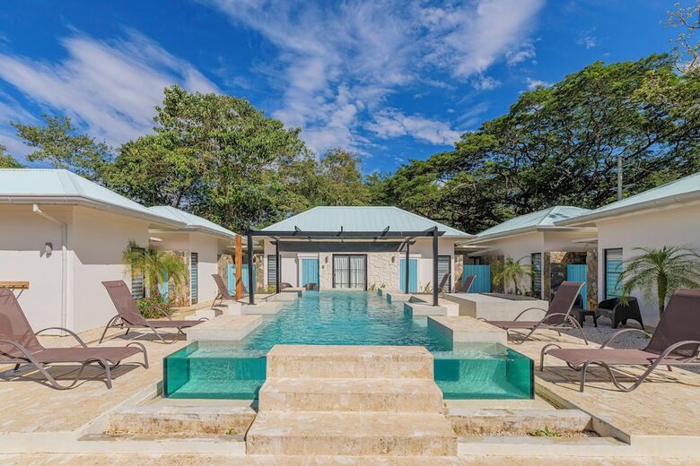 Villas Vr Beachwalk Avellanas