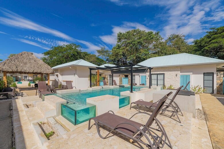 Villas Vr Beachwalk Avellanas