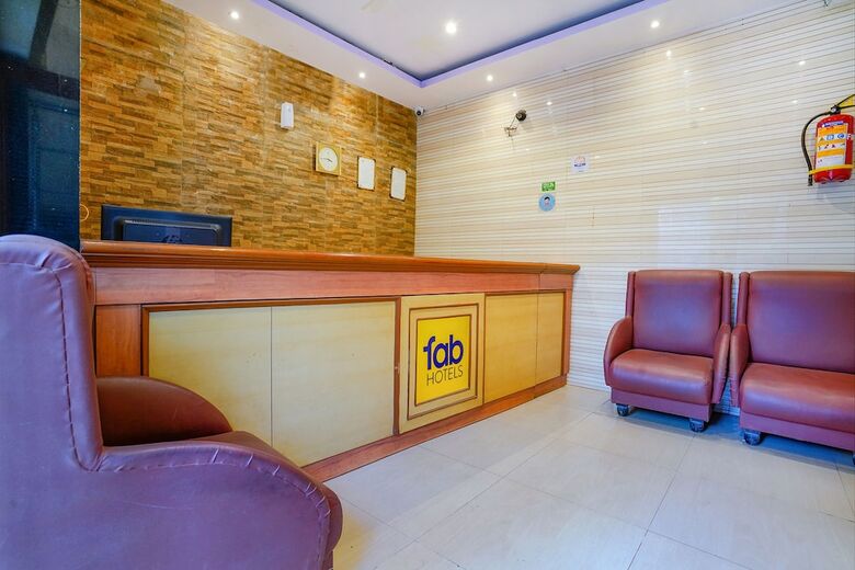 Hotel Fabexpress New Deepak