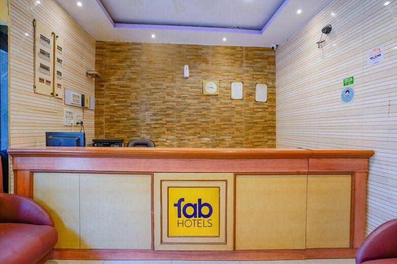 Hotel Fabexpress New Deepak