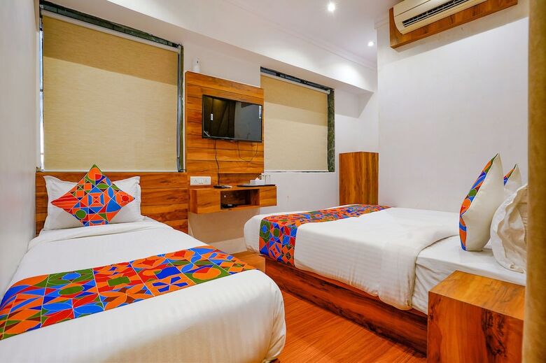 Hotel Fabexpress New Deepak