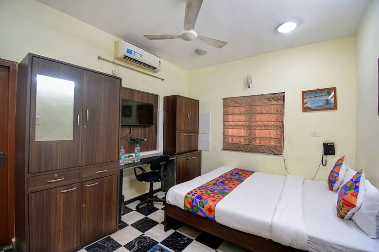 Hotel Fabexpress Ullash Residency