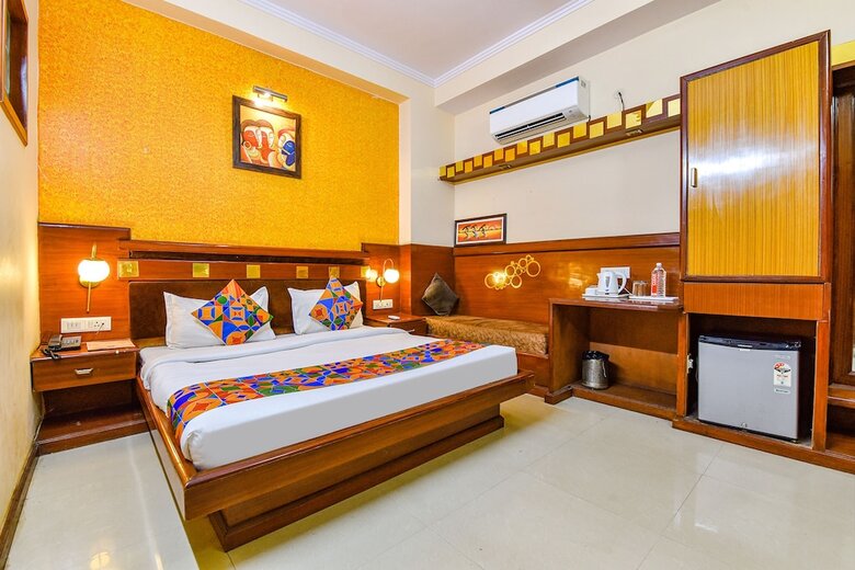 Fabhotel Royal Residency