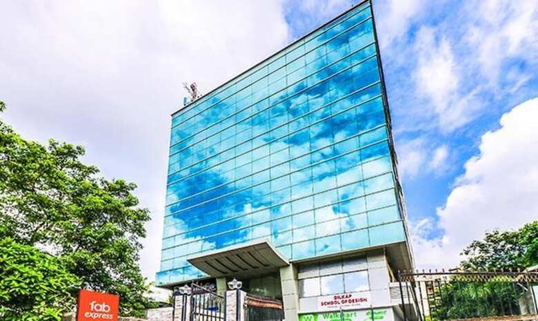 Fabhotel Ascot International