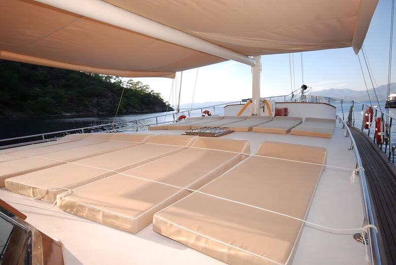 Kaya Yachting