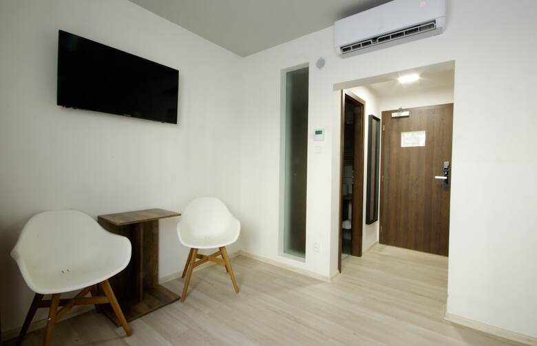 Hotel Adeba Plus