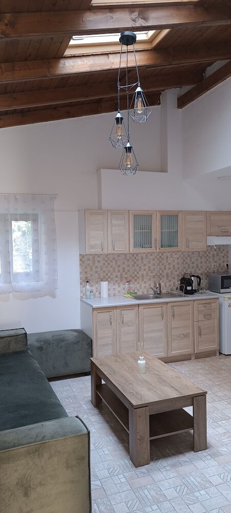 Apeiron Acropolis Suites