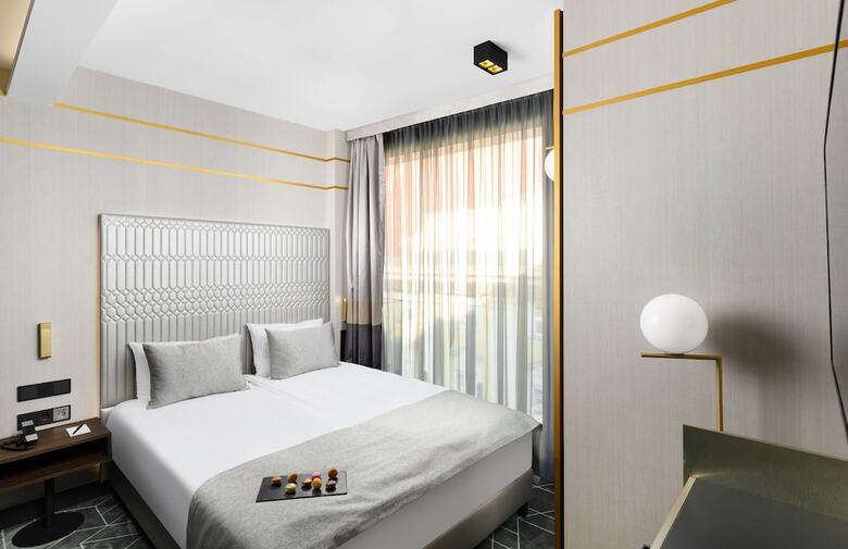 Emerald Hotel