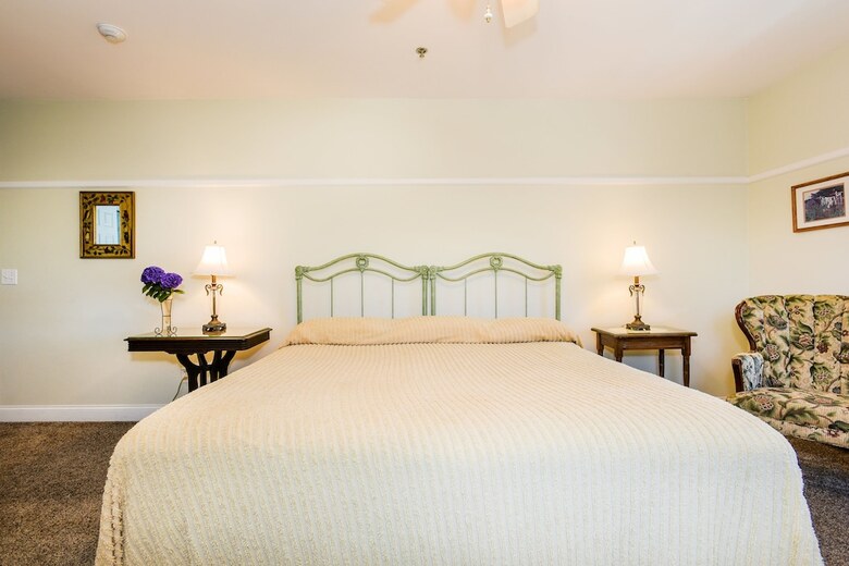 Bed & Breakfast Payne's Harbor View Inn