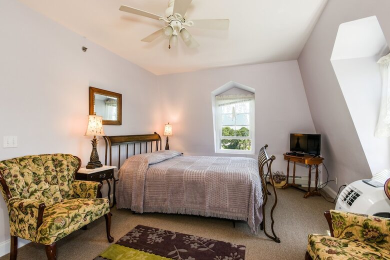 Bed & Breakfast Payne's Harbor View Inn