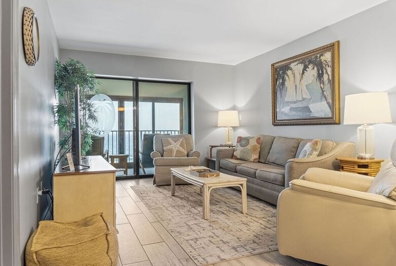 Hotel Gulf Tower 8b 2 Bedroom Condo By Redawning