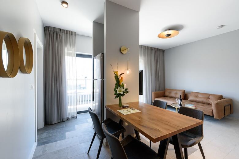 The Roof - By Sea Land Suites