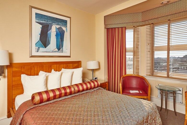 Hotel Alexander Inn