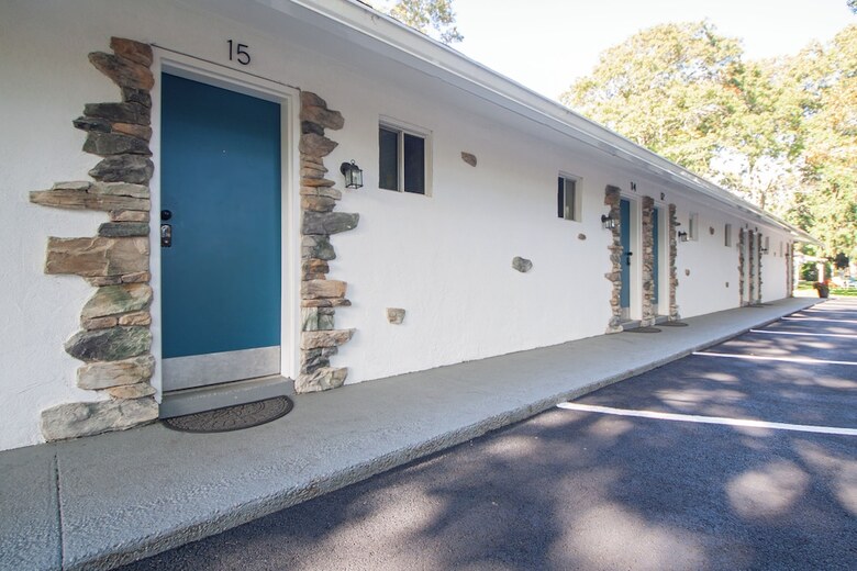 Hampton's Vacation Inn