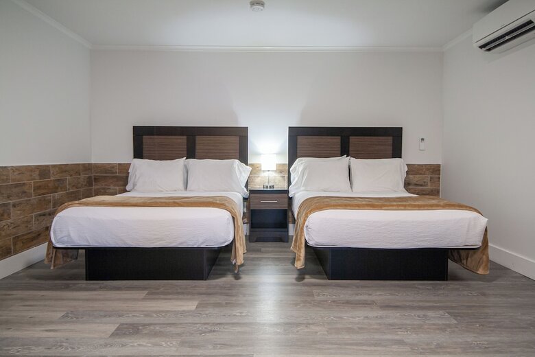 Hampton's Vacation Inn