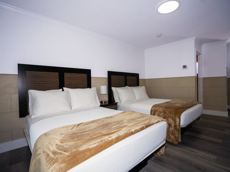 Hampton's Vacation Inn