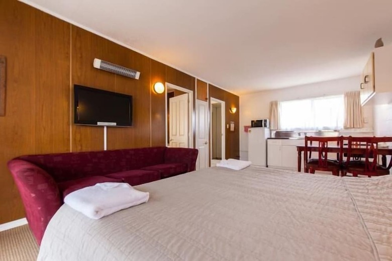 Sunset Lodge Motel