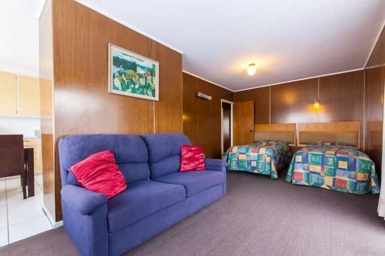 Sunset Lodge Motel