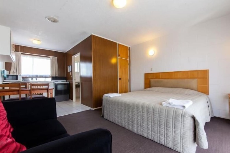Sunset Lodge Motel